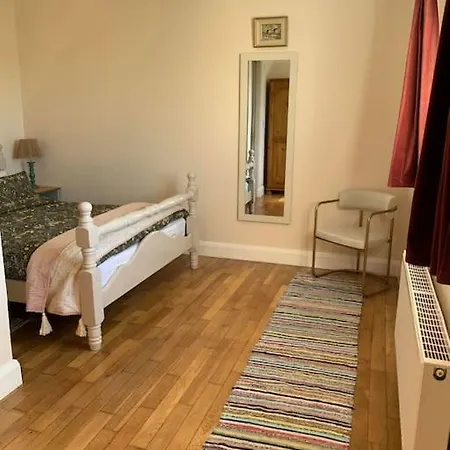 Charming Farmland Escape In The Heart Of Ireland *