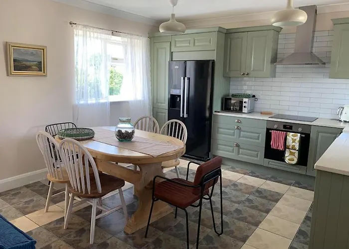 Charming Farmland Escape In The Heart Of Ireland